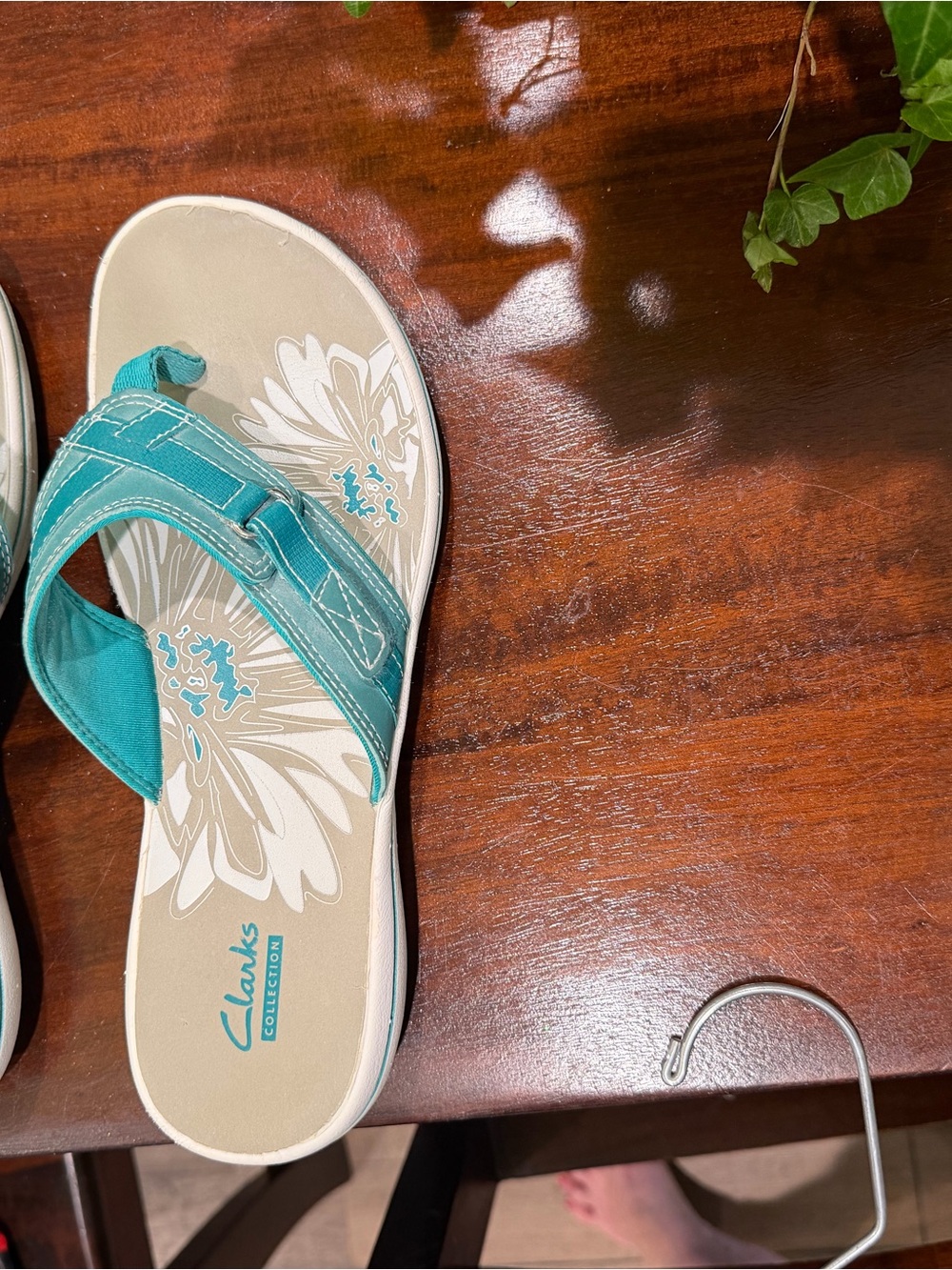 Clarks Teal Floral Thong Sandals - Women's - Picture 3 of 3